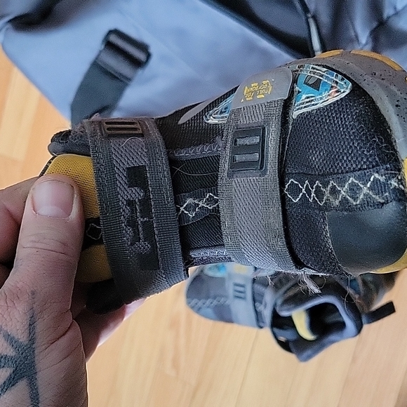 Shoes - Picture 3 of 3